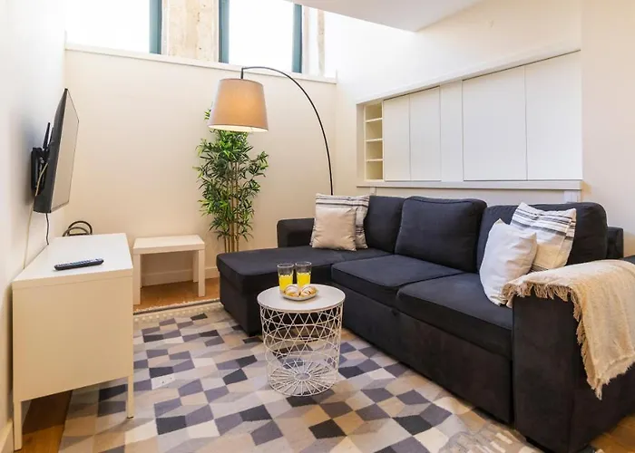 Delightful Duplex By Lovelystay *