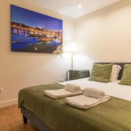 Delightful Duplex By Lovelystay * פורטו