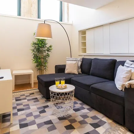 Delightful Duplex By Lovelystay *