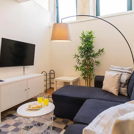 Delightful Duplex By Lovelystay *