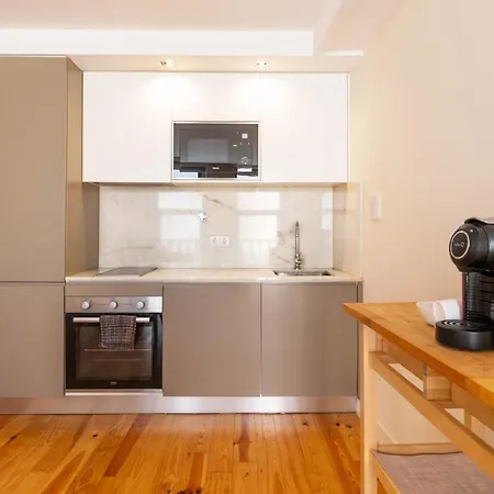 Delightful Duplex By Lovelystay *